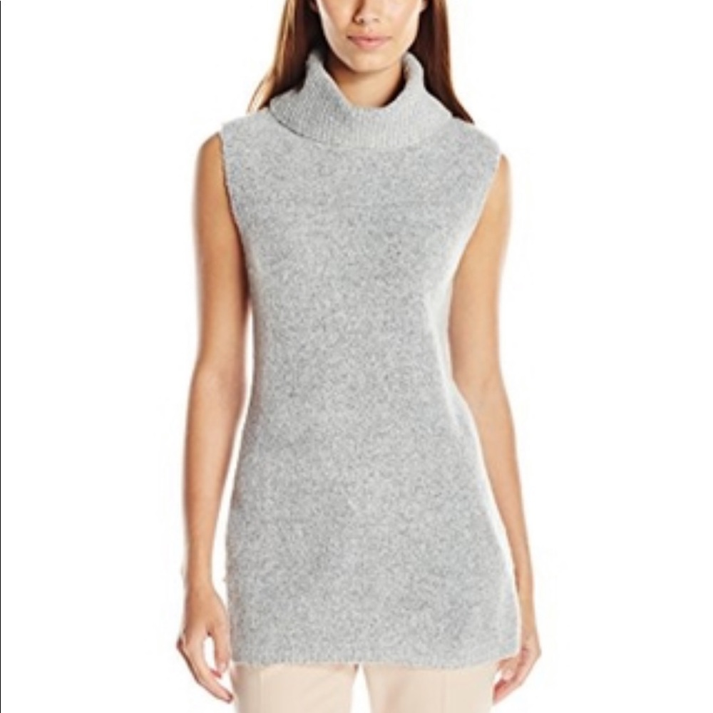 GUESS sleeveless turtleneck sweater in Beige nude